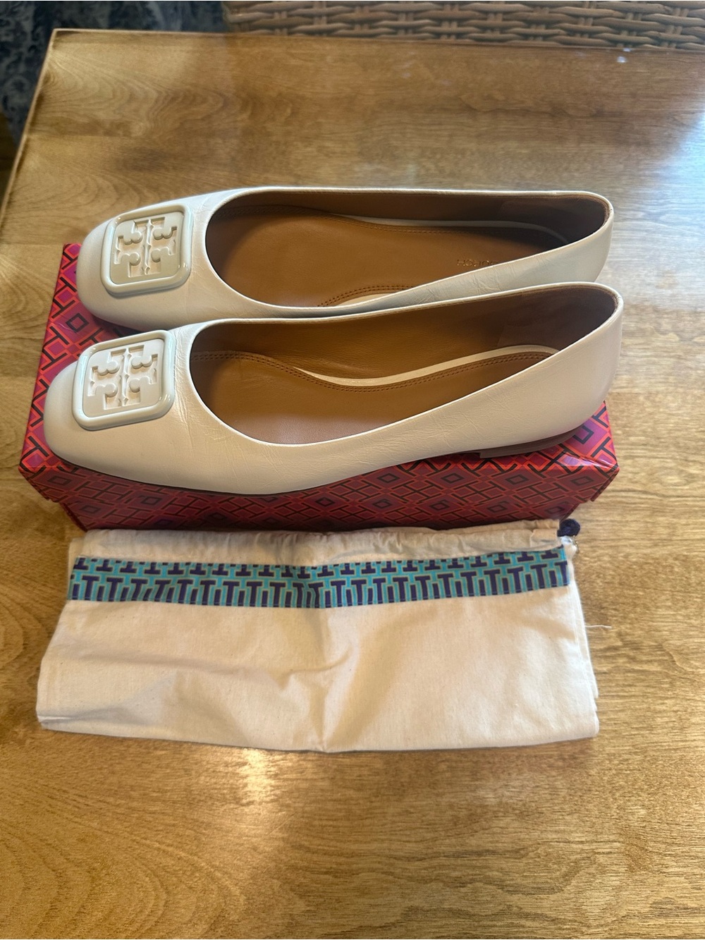 Tory Burch Cream Leather Logo Square-Toe Ballet Flats - Picture 3 of 6